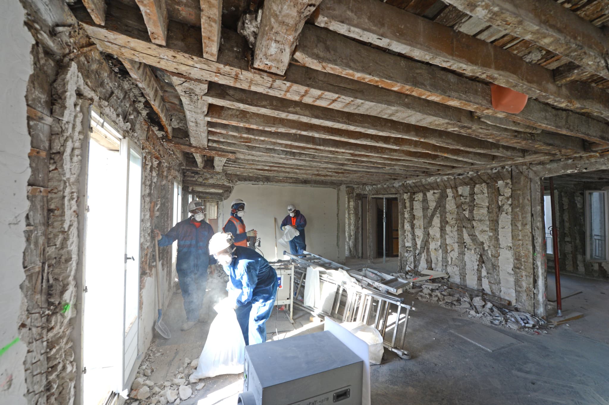 Curage complet d’intérieur (plomberie, électricité, plâtre) à La Chapelle-Saint-Ursin