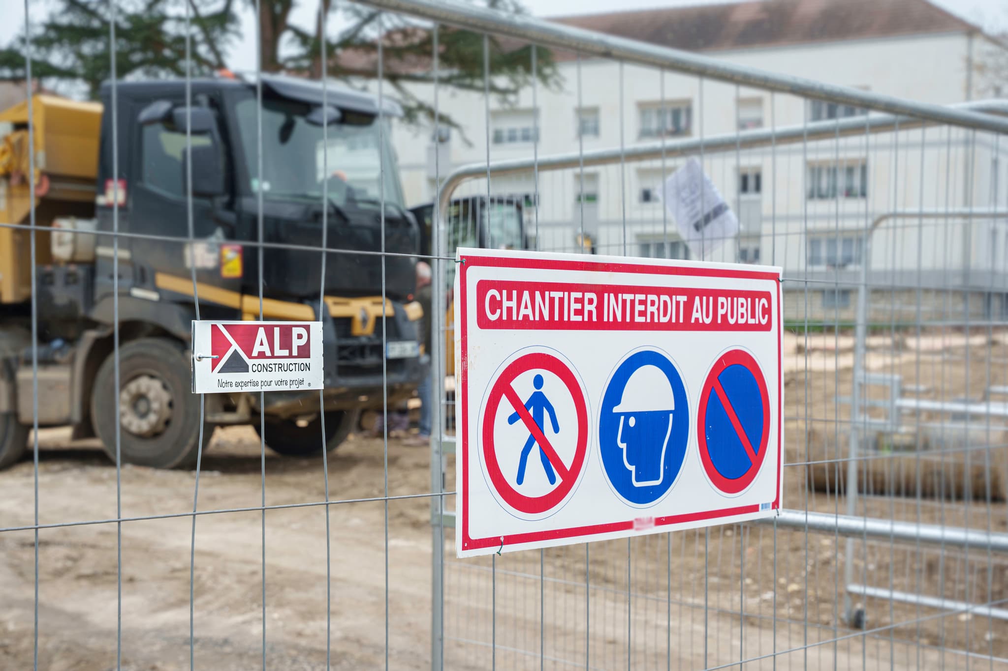Assainissement et désamiantage encadré à La Chapelle-Saint-Ursin